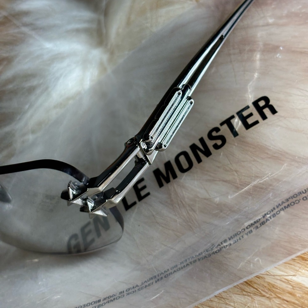 gentle monster jennie glitter 02 sunglasses - Picture 11 of 16